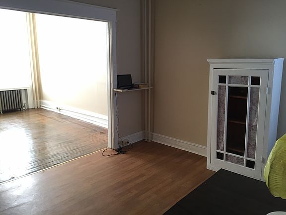 4th image of 2442 Cedar St APT 1