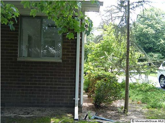 5th image of 5 Lexington Drive #D