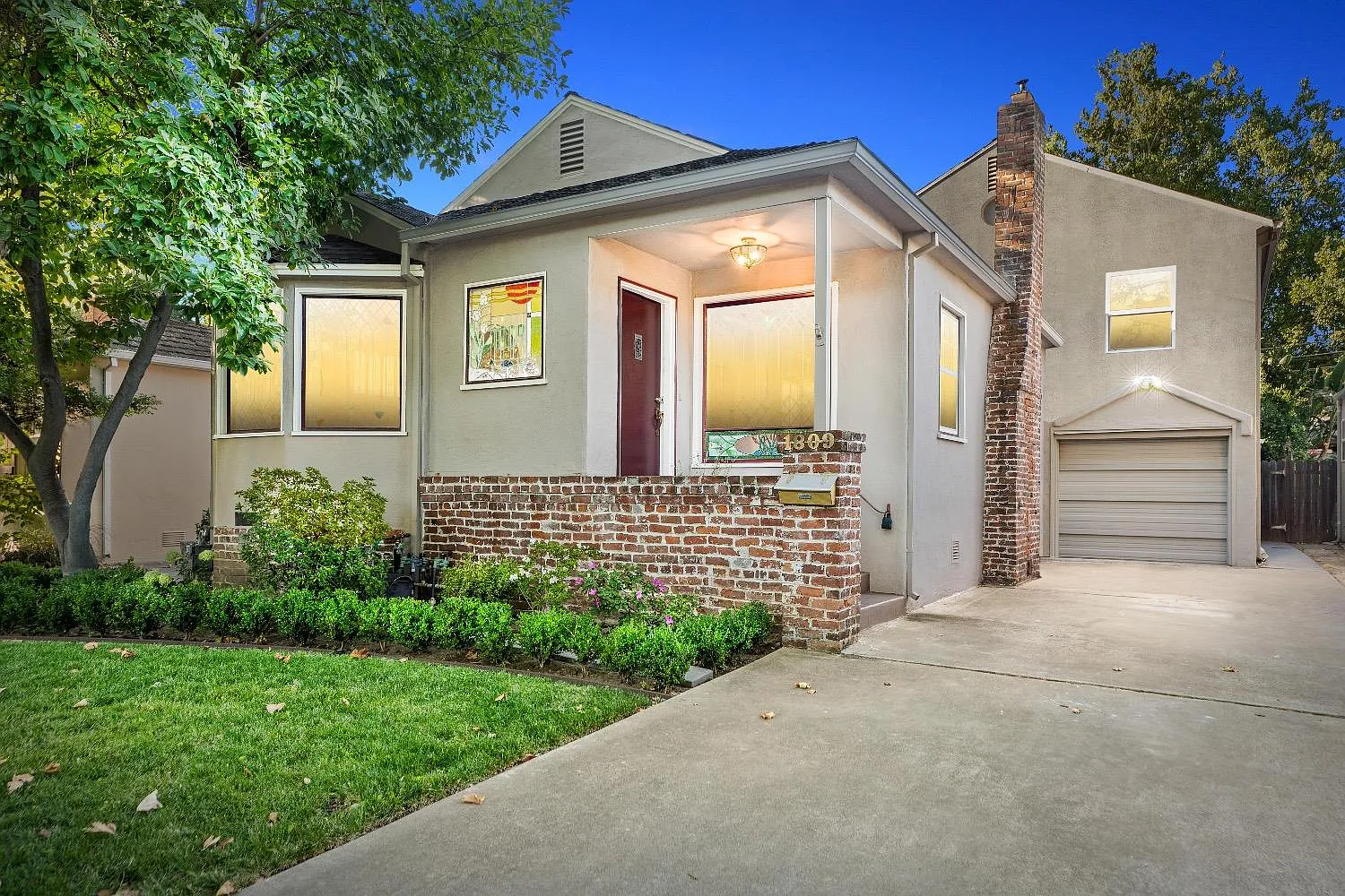1809 Markham Way photo 1