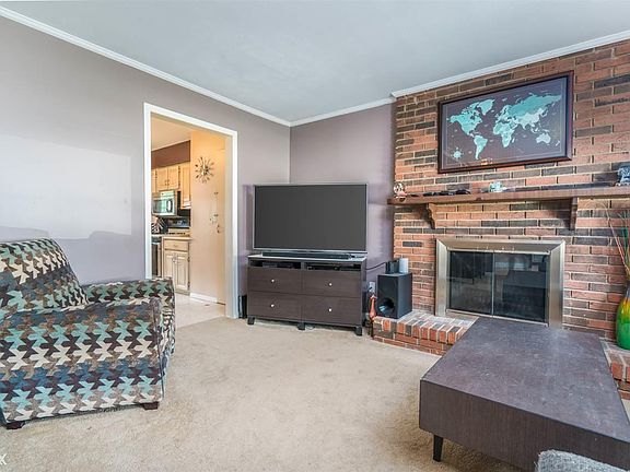 5th image of 48528 Carmine Ct