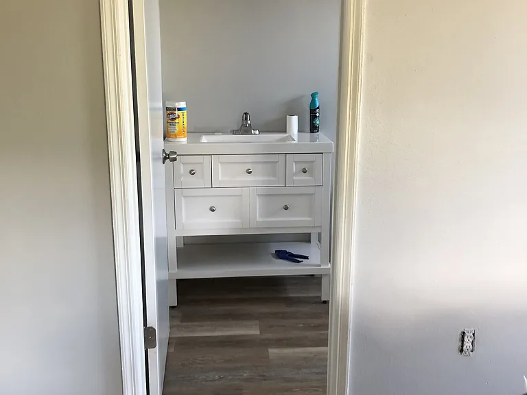 208 Tiffany Ct — Photo 3