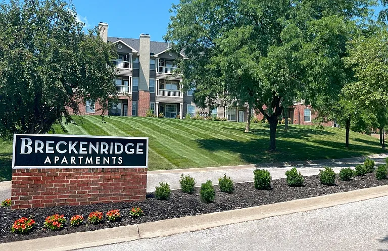 Breckenridge Apartments — Photo 6