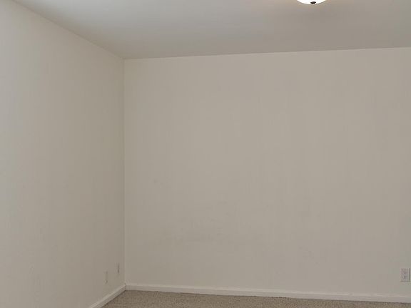 4th image of 1608 Seacreek Way