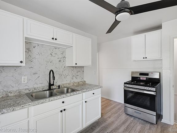 2nd image of 12931 Appleton St