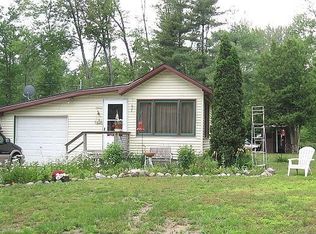 N6069 Lake Dr, Shawano, WI 54166