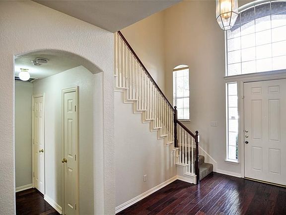 2nd image of 5885 Aylworth Dr