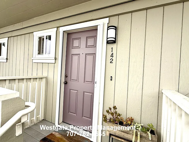 142 Cherry St — Photo 8