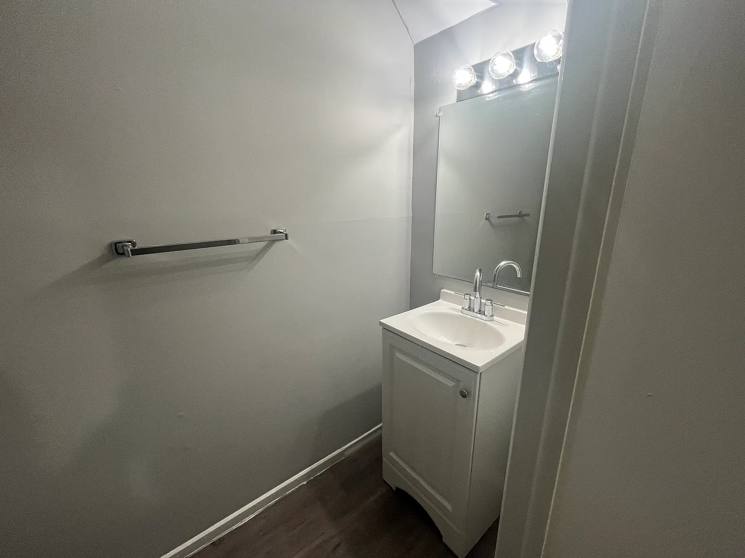2 bed, 1.5 bath, 1215 sqft, $2,400 — Photo 4