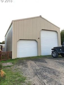 185 N 5th St, Lakeside, OR, 97449
