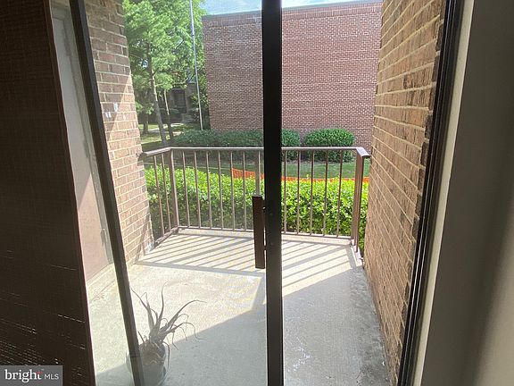 2nd image of 8 Silverwood Cir APT 7