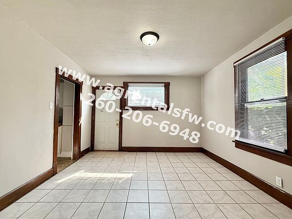 4th image of 2921 Hoagland Ave