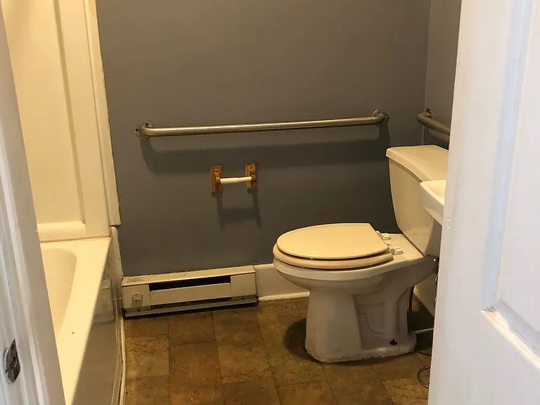 404 Locust Street — Photo 2