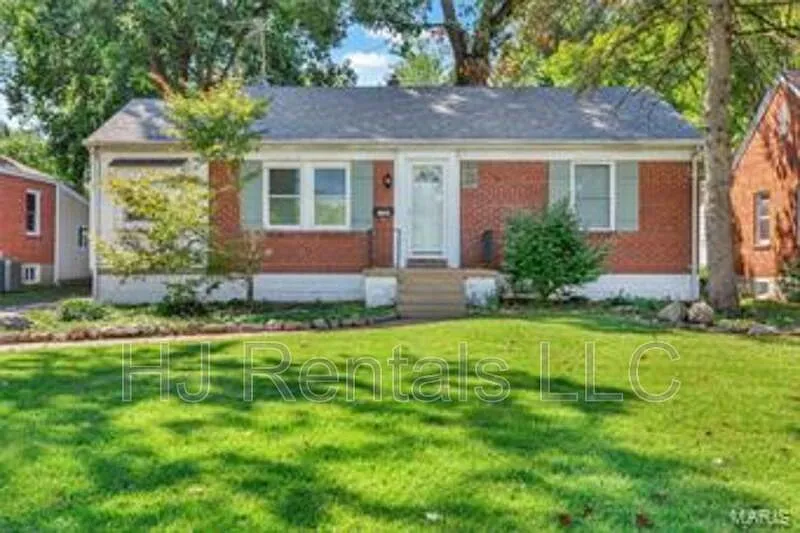 2 bed, 1.0 bath, 1115 sqft, $1,395 — Photo 1