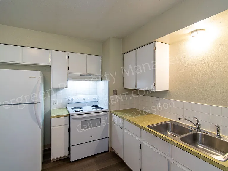 1912 W Plum St — Photo 28
