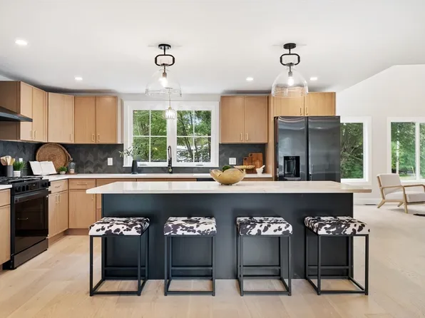 1 Silversmith Way, Billerica, MA 01821