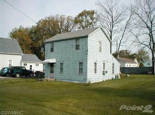 113 Sycamore St E, Three Oaks, MI 49128