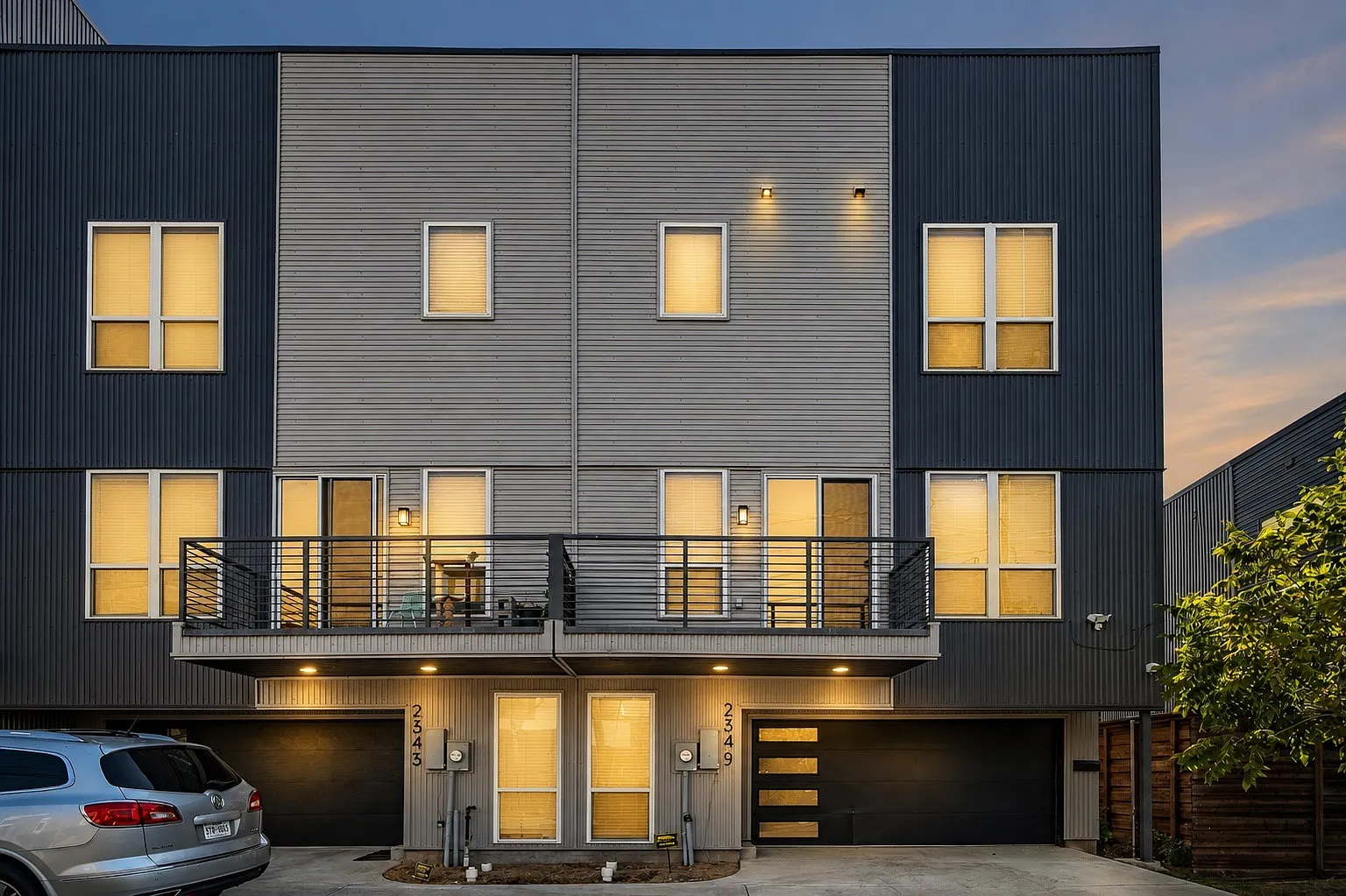 2 bed | 2.5 Bath Townhome between Knox-Henderson and Lower Greenville — Photo 2