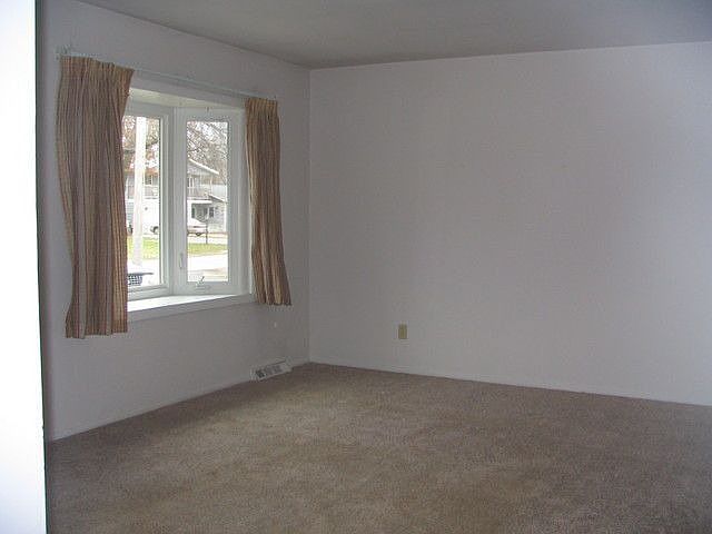 2nd image of 421 Star Ct