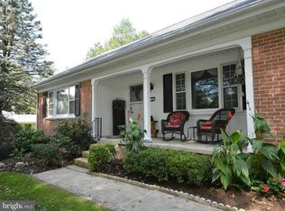 36 N Bausman Dr, Lancaster, PA 17603