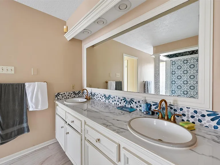 11302 Hylander Dr — Photo 29