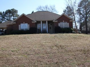 96 Autumn Springs Rd, Deatsville, AL 36022