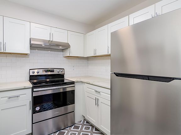3rd image of 5322A Savoy Ct
