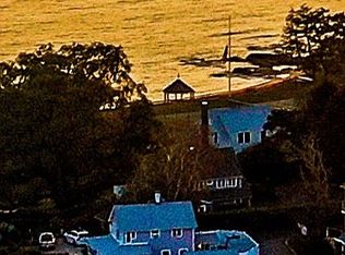 624 Vineyard Point Rd, Guilford, CT 06437