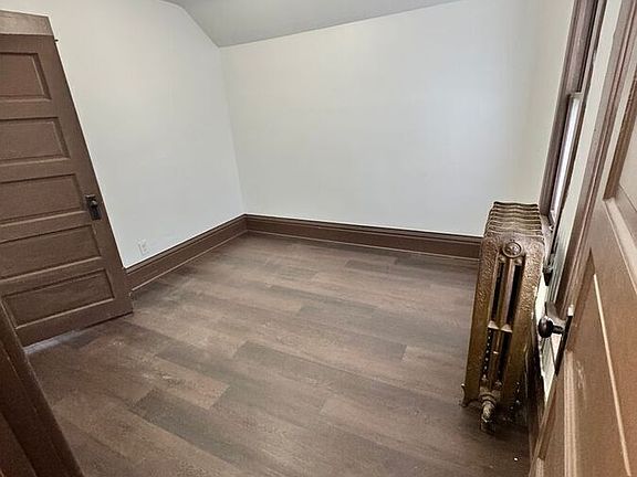 4th image of 1021 Charles Ave #1