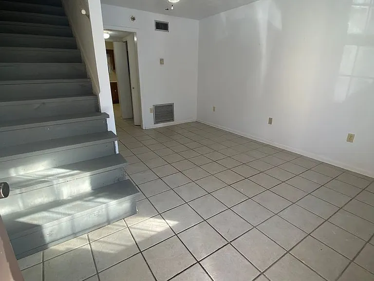 73 Madison Ave — Photo 2