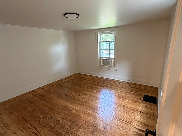 16 N Locust St #1 — Photo 8