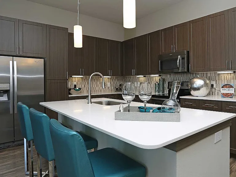 Pearl_Washington_model-b5_kitchen-1