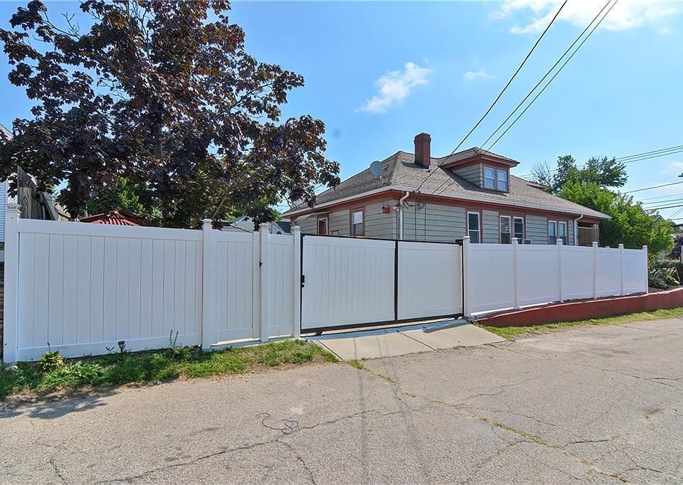 1st image of 63 Glenbridge Ave