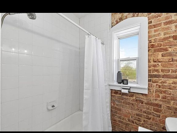 5th image of 373 Moreland Ave NE APT 301