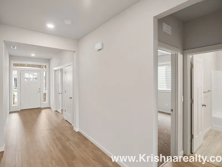 1115 S 32nd Ave — Photo 3