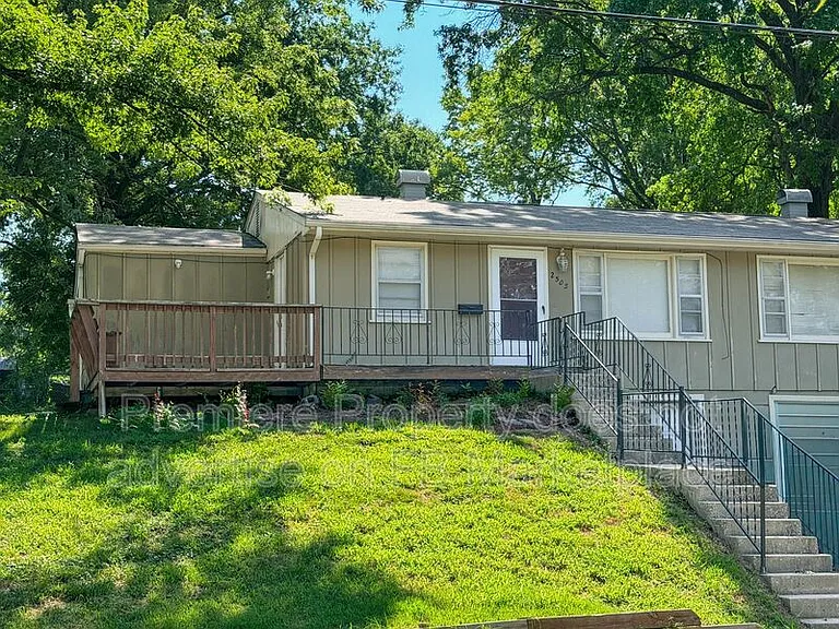 2503 S Vermont Ave — Photo 1