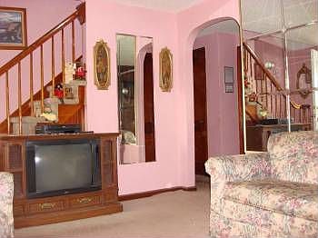 2nd image of 2 Donna St