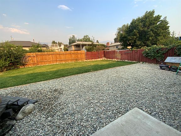 4th image of 1134 Woodlands Dr