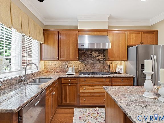 4th image of 530 Elm Creek Dr