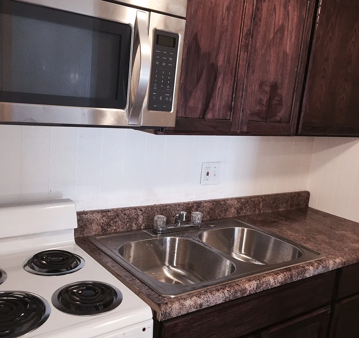 Studio, $749 — Photo 2