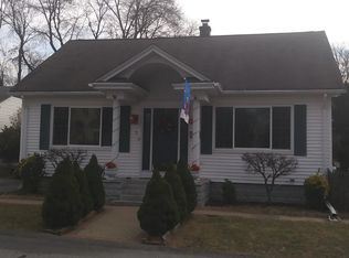 5 Oliver St, Smithfield, RI 02917