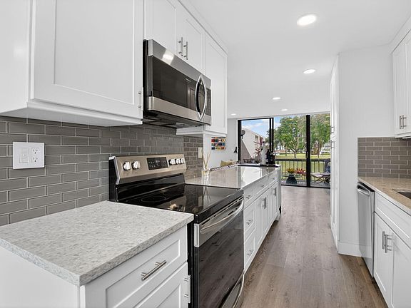 2nd image of 1005 Bridgewood Place