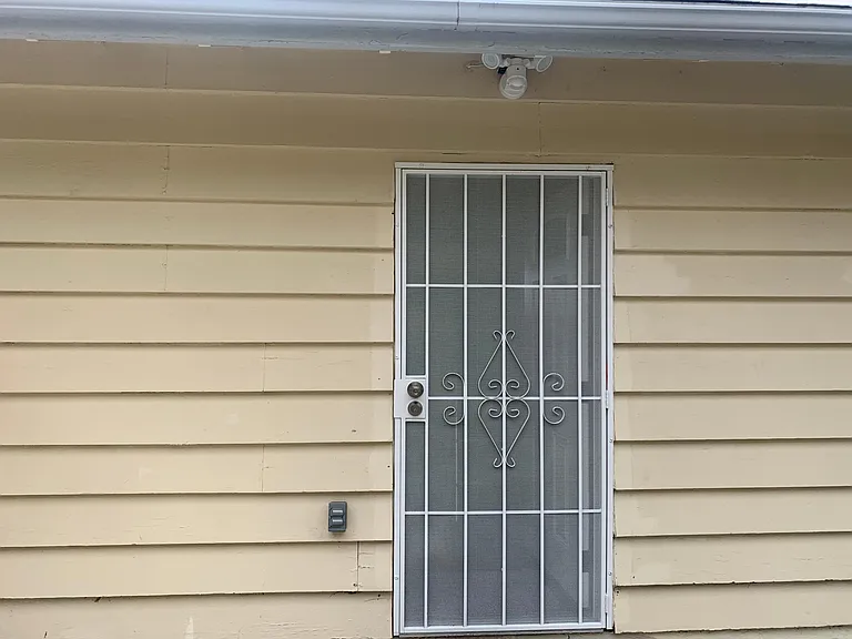 2025 Longhill Dr — Photo 2