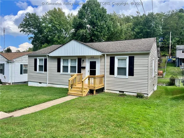 1018 Ridge Dr, South Charleston, WV 25309