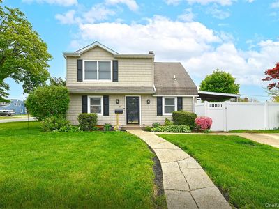 17 Ring Lane, Levittown, NY, 11756