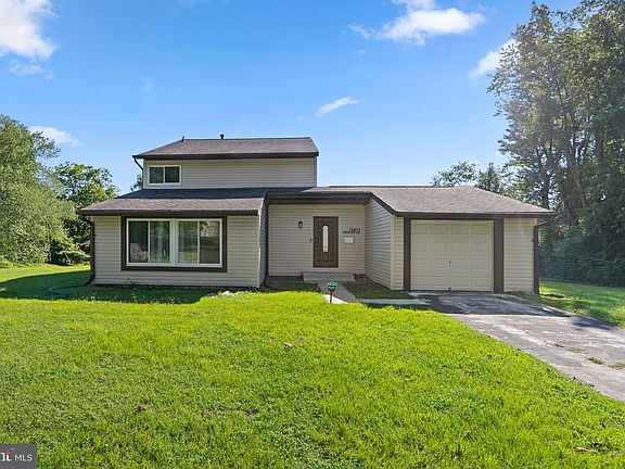 2nd image of 15811 Perkins Ln