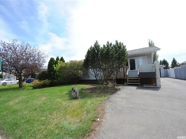 571 Pendygrasse ROAD, Saskatoon, SK S7M 5P6