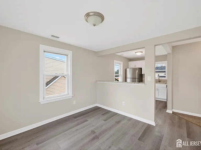119 Vogel Pl — Photo 9