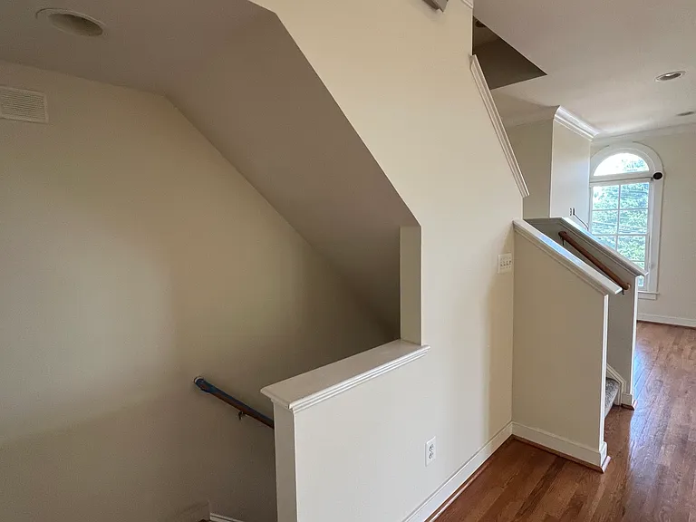 11040 Amherst Ave — Photo 21