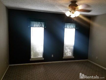 5th image of 10 Sharondale Ct