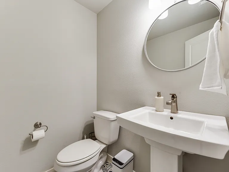 1319 Casselberry Dr — Photo 2